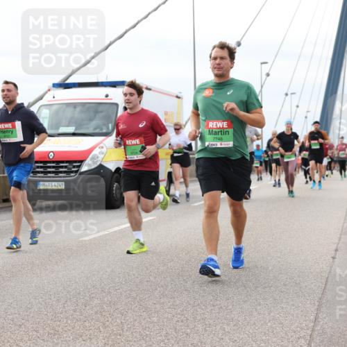 03.10.2025 - Köhlbrandbrückenlauf Lena Gebhardt http://msf.ph/oto/9203400 03.10.2025 15:52:57 Position 2 8127, 42, 859, 4249, 9724, 7748 meine-sportfotos.de