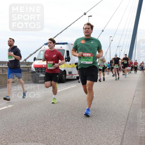 03.10.2025 - Köhlbrandbrückenlauf Lena Gebhardt http://msf.ph/oto/9203402 03.10.2025 15:52:58 Position 2 9724, 7748 meine-sportfotos.de