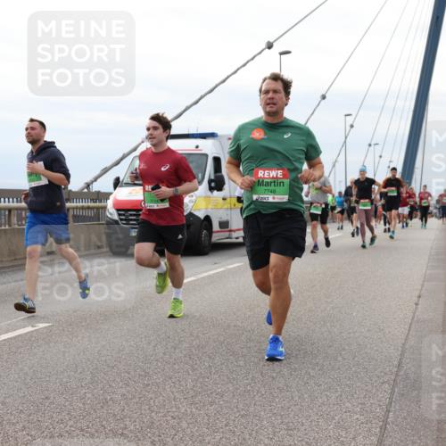 03.10.2025 - Köhlbrandbrückenlauf Lena Gebhardt http://msf.ph/oto/9203403 03.10.2025 15:52:58 Position 2 9724, 7748 meine-sportfotos.de