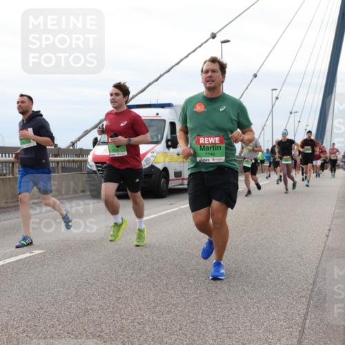 03.10.2025 - Köhlbrandbrückenlauf Lena Gebhardt http://msf.ph/oto/9203404 03.10.2025 15:52:58 Position 2 9724, 7748 meine-sportfotos.de