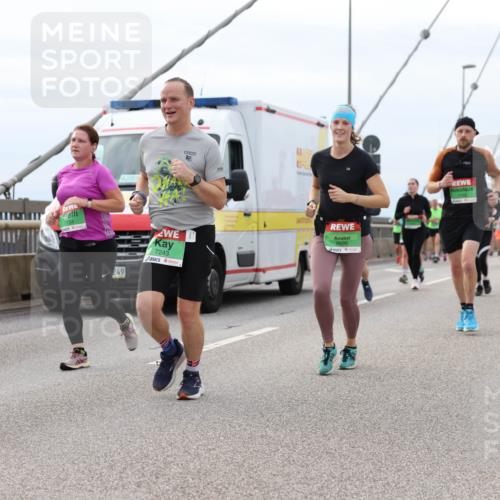03.10.2025 - Köhlbrandbrückenlauf Lena Gebhardt http://msf.ph/oto/9203418 03.10.2025 15:53:00 Position 2 7734, 249, 7243, 10, 9686 meine-sportfotos.de