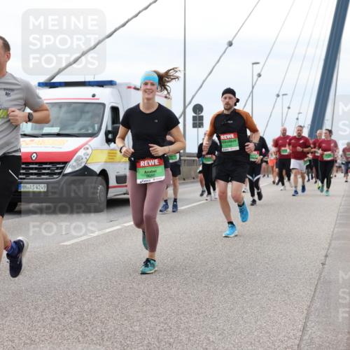 03.10.2025 - Köhlbrandbrückenlauf Lena Gebhardt http://msf.ph/oto/9203421 03.10.2025 15:53:01 Position 2 7734, 10, 42, 85, 7243, 4249, 9686, 7749 meine-sportfotos.de