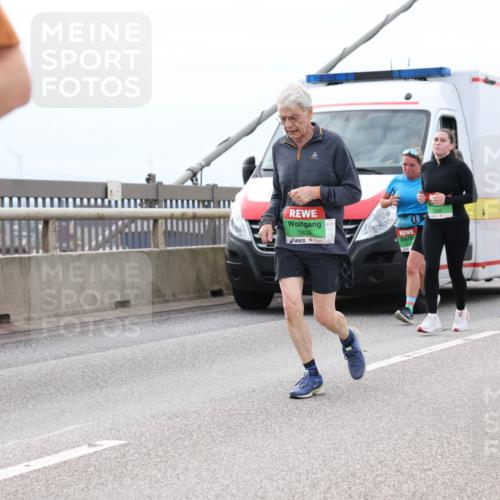 03.10.2025 - Köhlbrandbrückenlauf Lena Gebhardt http://msf.ph/oto/9203433 03.10.2025 15:53:04 Position 2 7832, 7493 meine-sportfotos.de