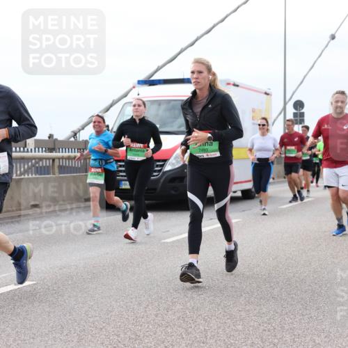 03.10.2025 - Köhlbrandbrückenlauf Lena Gebhardt http://msf.ph/oto/9203440 03.10.2025 15:53:05 Position 2 7832, 7446, 7493, 7676 meine-sportfotos.de