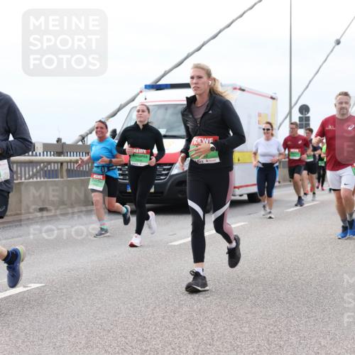 03.10.2025 - Köhlbrandbrückenlauf Lena Gebhardt http://msf.ph/oto/9203441 03.10.2025 15:53:05 Position 2 7832, 7446 meine-sportfotos.de