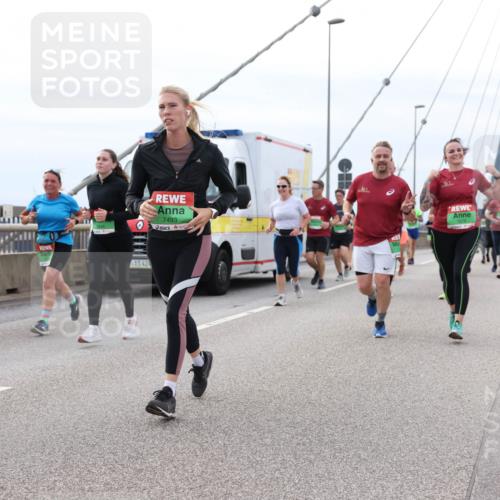 03.10.2025 - Köhlbrandbrückenlauf Lena Gebhardt http://msf.ph/oto/9203442 03.10.2025 15:53:05 Position 2 42, 7493 meine-sportfotos.de
