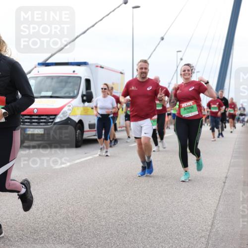 03.10.2025 - Köhlbrandbrückenlauf Lena Gebhardt http://msf.ph/oto/9203444 03.10.2025 15:53:06 Position 2 740, 4249, 7676 meine-sportfotos.de
