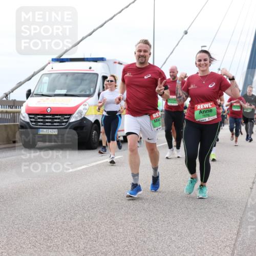 03.10.2025 - Köhlbrandbrückenlauf Lena Gebhardt http://msf.ph/oto/9203447 03.10.2025 15:53:06 Position 2 4249, 7676 meine-sportfotos.de