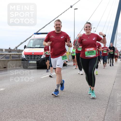 03.10.2025 - Köhlbrandbrückenlauf Lena Gebhardt http://msf.ph/oto/9203449 03.10.2025 15:53:06 Position 2 4249, 767, 7676 meine-sportfotos.de