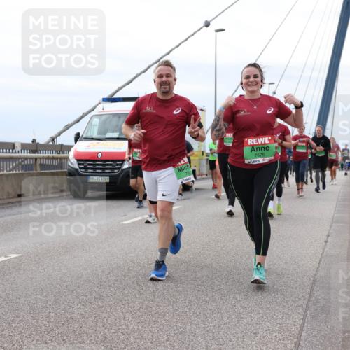 03.10.2025 - Köhlbrandbrückenlauf Lena Gebhardt http://msf.ph/oto/9203450 03.10.2025 15:53:06 Position 2 4249, 767, 7676 meine-sportfotos.de