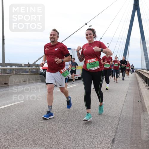 03.10.2025 - Köhlbrandbrückenlauf Lena Gebhardt http://msf.ph/oto/9203452 03.10.2025 15:53:07 Position 2 7676, 7676 meine-sportfotos.de