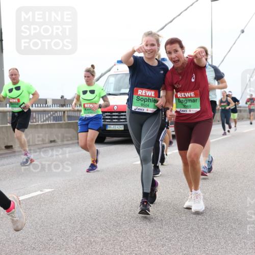 03.10.2025 - Köhlbrandbrückenlauf Lena Gebhardt http://msf.ph/oto/9203485 03.10.2025 15:53:13 Position 2 9741, 8181, 4249, 8504, 9069 meine-sportfotos.de
