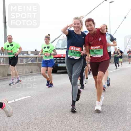 03.10.2025 - Köhlbrandbrückenlauf Lena Gebhardt http://msf.ph/oto/9203486 03.10.2025 15:53:13 Position 2 41, 8181, 4249, 8504, 9069 meine-sportfotos.de