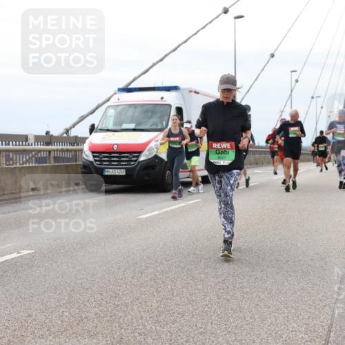 03.10.2025 - Köhlbrandbrückenlauf Lena Gebhardt http://msf.ph/oto/9203495 03.10.2025 15:53:15 Position 2 8895, 4249, 8027 meine-sportfotos.de