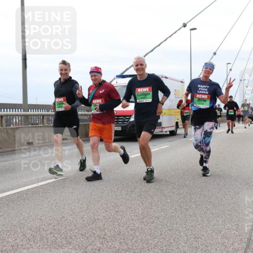 03.10.2025 - Köhlbrandbrückenlauf Lena Gebhardt http://msf.ph/oto/9203511 03.10.2025 15:53:18 Position 2 8367, 4249, 9155 meine-sportfotos.de