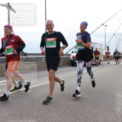 03.10.2025 - Köhlbrandbrückenlauf Lena Gebhardt http://msf.ph/oto/9203516 03.10.2025 15:53:19 Position 2 8654, 8381, 9155 meine-sportfotos.de