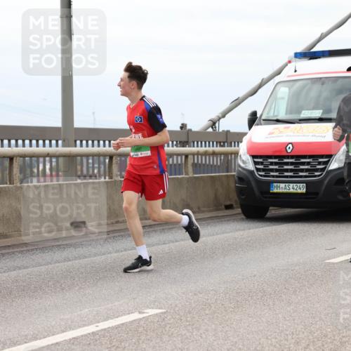 03.10.2025 - Köhlbrandbrückenlauf Lena Gebhardt http://msf.ph/oto/9203526 03.10.2025 15:53:23 Position 2 42, 85, 4, 7483, 4249 meine-sportfotos.de