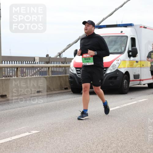 03.10.2025 - Köhlbrandbrückenlauf Lena Gebhardt http://msf.ph/oto/9203529 03.10.2025 15:53:23 Position 2 7483 meine-sportfotos.de