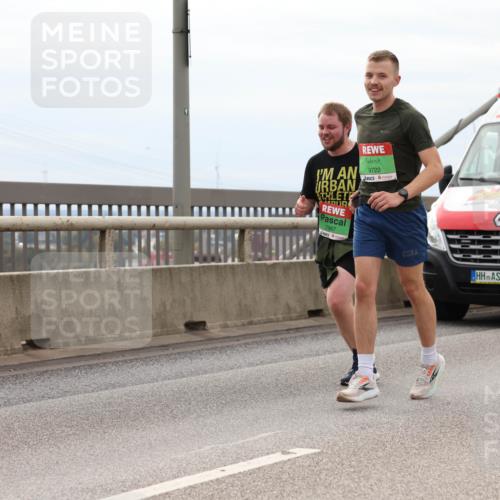 03.10.2025 - Köhlbrandbrückenlauf Lena Gebhardt http://msf.ph/oto/9203535 03.10.2025 15:53:26 Position 2 7987, 9722, 42, 85, 4, 4249, 50, 7377 meine-sportfotos.de