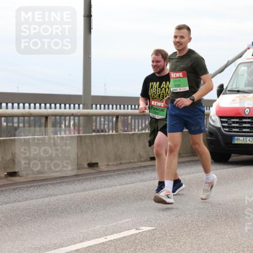 03.10.2025 - Köhlbrandbrückenlauf Lena Gebhardt http://msf.ph/oto/9203536 03.10.2025 15:53:26 Position 2 9722, 7987, 42, 85, 4249, 50 meine-sportfotos.de
