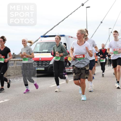 03.10.2025 - Köhlbrandbrückenlauf Lena Gebhardt http://msf.ph/oto/9203562 03.10.2025 15:53:31 Position 2 4249 meine-sportfotos.de
