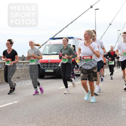 03.10.2025 - Köhlbrandbrückenlauf Lena Gebhardt http://msf.ph/oto/9203563 03.10.2025 15:53:31 Position 2 8795, 4249, 9039 meine-sportfotos.de
