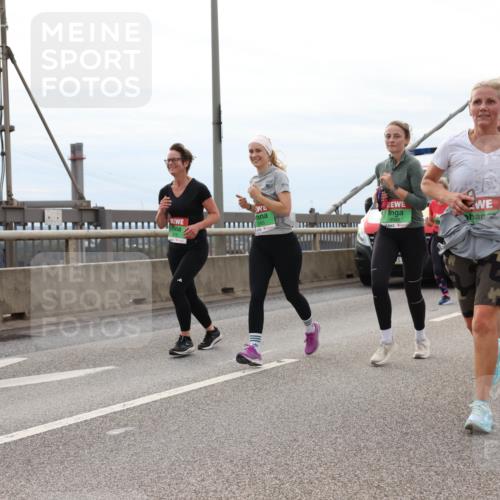 03.10.2025 - Köhlbrandbrückenlauf Lena Gebhardt http://msf.ph/oto/9203565 03.10.2025 15:53:32 Position 2 9039 meine-sportfotos.de