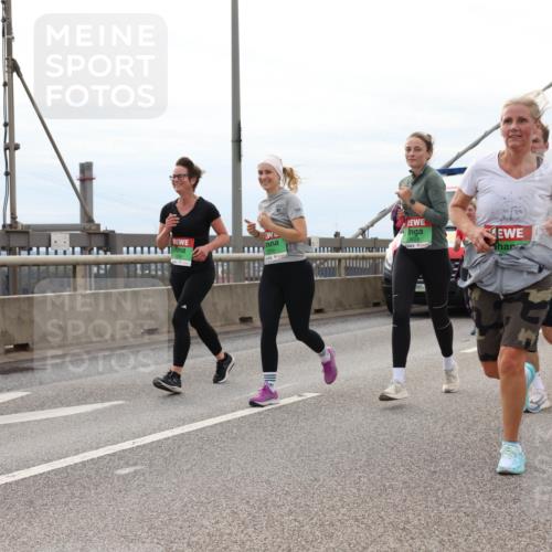 03.10.2025 - Köhlbrandbrückenlauf Lena Gebhardt http://msf.ph/oto/9203566 03.10.2025 15:53:32 Position 2 9039 meine-sportfotos.de