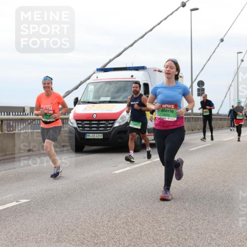 03.10.2025 - Köhlbrandbrückenlauf Lena Gebhardt http://msf.ph/oto/9203592 03.10.2025 15:53:37 Position 2 42, 85, 8092, 4249 meine-sportfotos.de