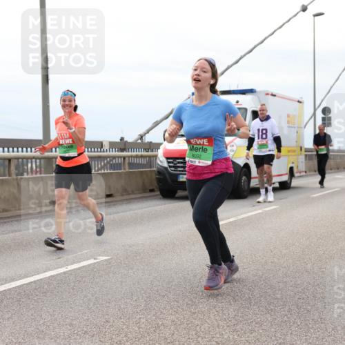 03.10.2025 - Köhlbrandbrückenlauf Lena Gebhardt http://msf.ph/oto/9203597 03.10.2025 15:53:37 Position 2 16, 8092, 18 meine-sportfotos.de
