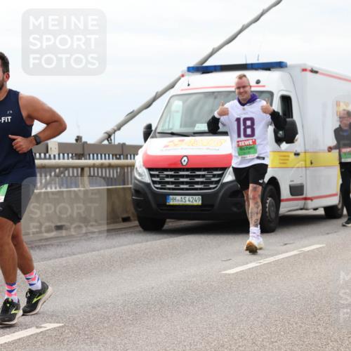 03.10.2025 - Köhlbrandbrückenlauf Lena Gebhardt http://msf.ph/oto/9203602 03.10.2025 15:53:39 Position 2 4, 3, 18, 9179, 4249 meine-sportfotos.de