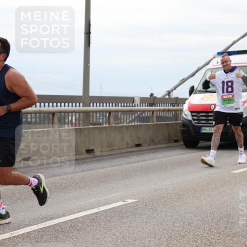 03.10.2025 - Köhlbrandbrückenlauf Lena Gebhardt http://msf.ph/oto/9203606 03.10.2025 15:53:39 Position 2 9426, 18 meine-sportfotos.de