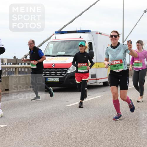 03.10.2025 - Köhlbrandbrückenlauf Lena Gebhardt http://msf.ph/oto/9203612 03.10.2025 15:53:41 Position 2 18, 9179, 42, 854, 4249, 9699, 7875, 9190 meine-sportfotos.de