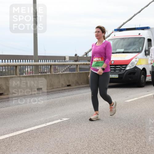 03.10.2025 - Köhlbrandbrückenlauf Lena Gebhardt http://msf.ph/oto/9203625 03.10.2025 15:53:43 Position 2 9190, 4249, 42, 85 meine-sportfotos.de