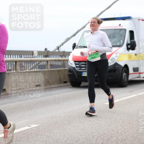 03.10.2025 - Köhlbrandbrückenlauf Lena Gebhardt http://msf.ph/oto/9203628 03.10.2025 15:53:44 Position 2 9190, 9668 meine-sportfotos.de