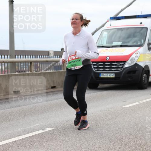 03.10.2025 - Köhlbrandbrückenlauf Lena Gebhardt http://msf.ph/oto/9203632 03.10.2025 15:53:45 Position 2 9658, 4249 meine-sportfotos.de