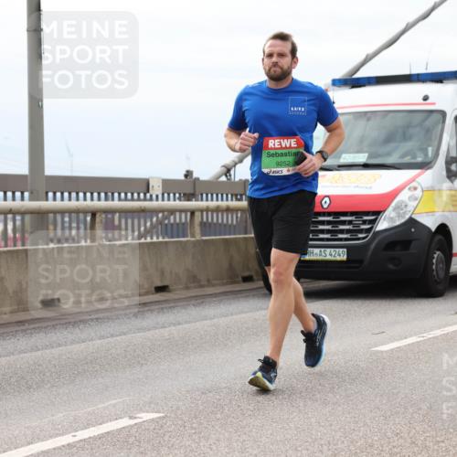 03.10.2025 - Köhlbrandbrückenlauf Lena Gebhardt http://msf.ph/oto/9203636 03.10.2025 15:53:46 Position 2 9252, 4249 meine-sportfotos.de