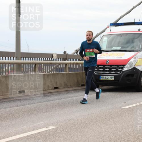 03.10.2025 - Köhlbrandbrückenlauf Lena Gebhardt http://msf.ph/oto/9203638 03.10.2025 15:53:48 Position 2 91, 7941, 42, 85, 1, 4249 meine-sportfotos.de