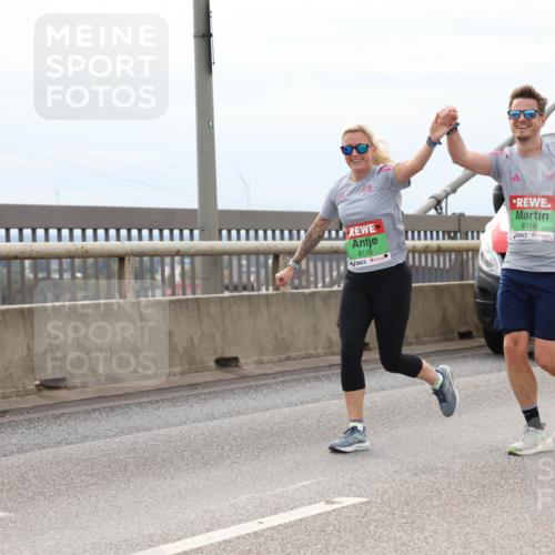 03.10.2025 - Köhlbrandbrückenlauf Lena Gebhardt http://msf.ph/oto/9203647 03.10.2025 15:53:50 Position 2 8115, 8116, 42, 85, 4 meine-sportfotos.de