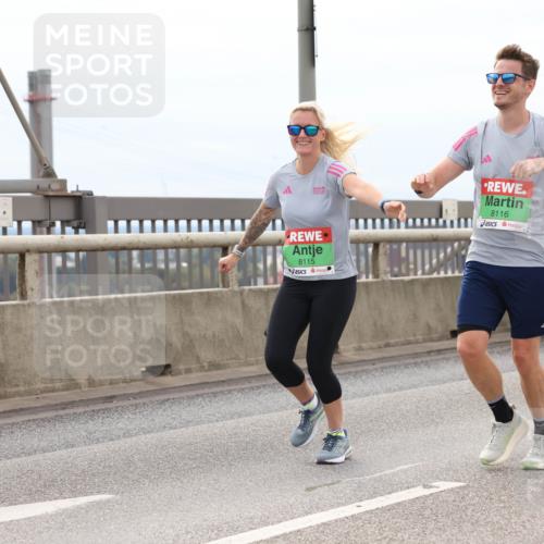 03.10.2025 - Köhlbrandbrückenlauf Lena Gebhardt http://msf.ph/oto/9203649 03.10.2025 15:53:51 Position 2 8115, 8116, 424 meine-sportfotos.de