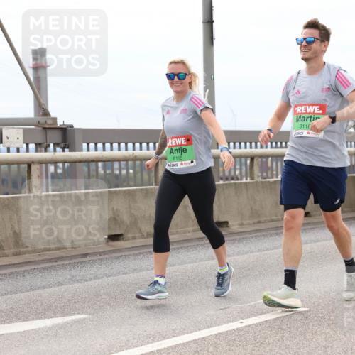 03.10.2025 - Köhlbrandbrückenlauf Lena Gebhardt http://msf.ph/oto/9203651 03.10.2025 15:53:51 Position 2 8115, 8116, 42 meine-sportfotos.de