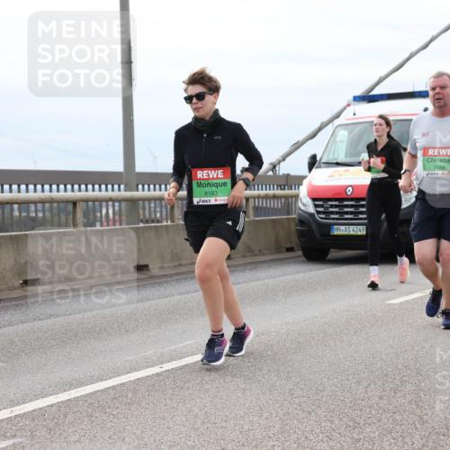 03.10.2025 - Köhlbrandbrückenlauf Lena Gebhardt http://msf.ph/oto/9203668 03.10.2025 15:53:55 Position 2 8193, 4249, 361, 7586 meine-sportfotos.de