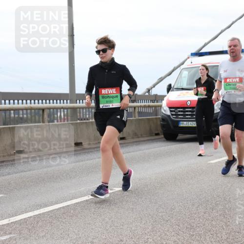 03.10.2025 - Köhlbrandbrückenlauf Lena Gebhardt http://msf.ph/oto/9203669 03.10.2025 15:53:55 Position 2 8193, 4249, 361, 7586 meine-sportfotos.de