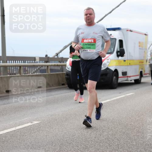 03.10.2025 - Köhlbrandbrückenlauf Lena Gebhardt http://msf.ph/oto/9203673 03.10.2025 15:53:55 Position 2 361, 7586 meine-sportfotos.de