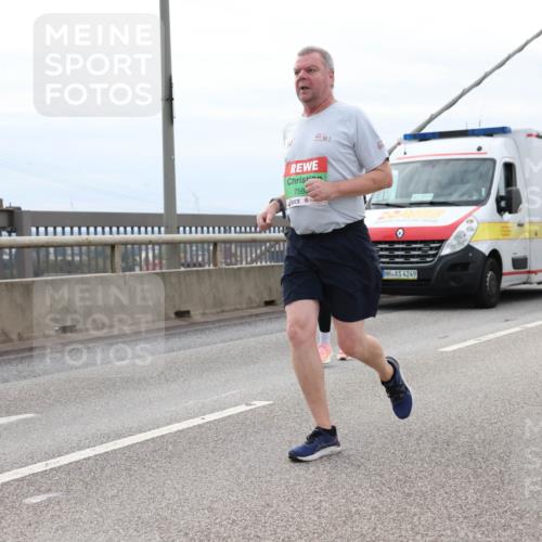 03.10.2025 - Köhlbrandbrückenlauf Lena Gebhardt http://msf.ph/oto/9203677 03.10.2025 15:53:56 Position 2 758, 4249 meine-sportfotos.de