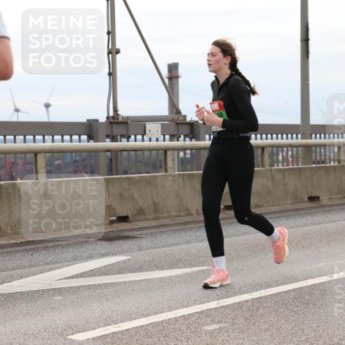 03.10.2025 - Köhlbrandbrückenlauf Lena Gebhardt http://msf.ph/oto/9203683 03.10.2025 15:53:57 Position 2  meine-sportfotos.de