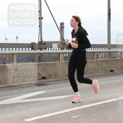 03.10.2025 - Köhlbrandbrückenlauf Lena Gebhardt http://msf.ph/oto/9203684 03.10.2025 15:53:57 Position 2  meine-sportfotos.de