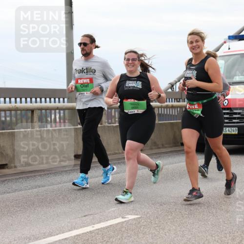 03.10.2025 - Köhlbrandbrückenlauf Lena Gebhardt http://msf.ph/oto/9203694 03.10.2025 15:53:59 Position 2 7477, 9691, 42, 85, 4, 8054, 4249 meine-sportfotos.de