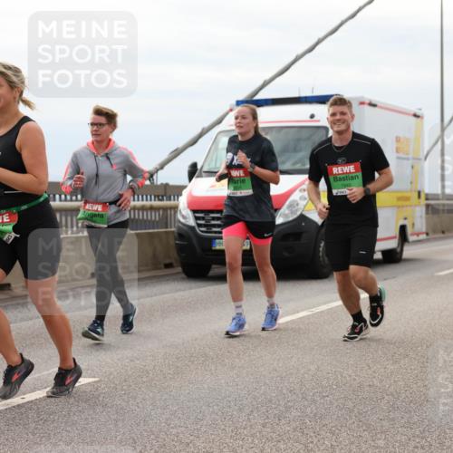 03.10.2025 - Köhlbrandbrückenlauf Lena Gebhardt http://msf.ph/oto/9203696 03.10.2025 15:54:00 Position 2 7945, 7622 meine-sportfotos.de