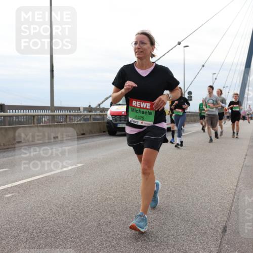 03.10.2025 - Köhlbrandbrückenlauf Lena Gebhardt http://msf.ph/oto/9203711 03.10.2025 15:54:03 Position 2 8325 meine-sportfotos.de